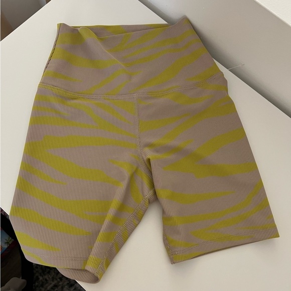 Beach Riot  Biker Shorts size XS - Picture 2 of 5